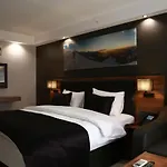 Azra Hostel *