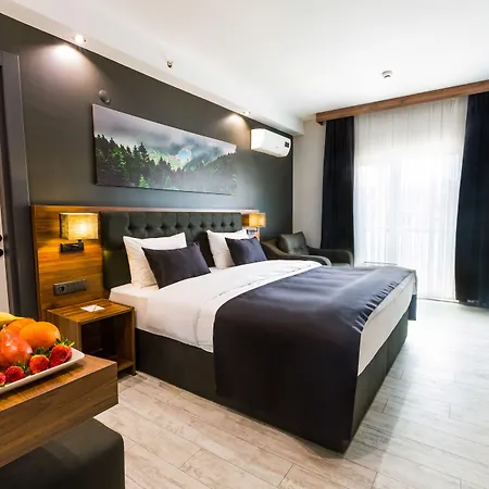 Azra Hostel *
